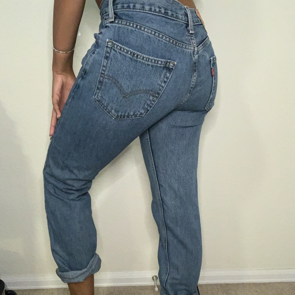 Levi’s straight fit mom jeans